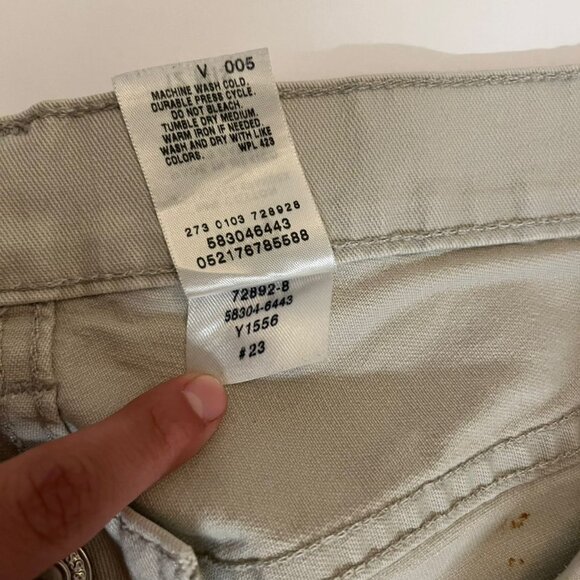 Levi’s Women’s Slim Capri Pants – Size 12 MIS (Beige/Khaki) - Picture 7 of 7
